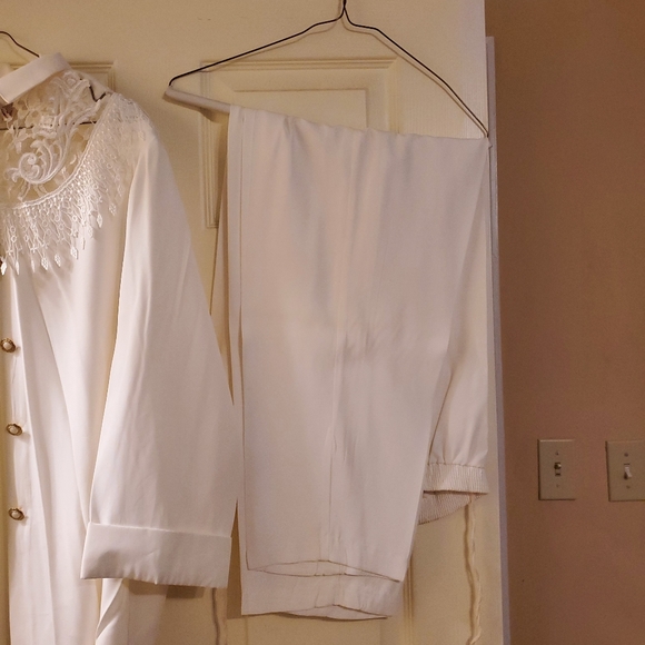 Womens Pant Suit - Picture 2 of 3